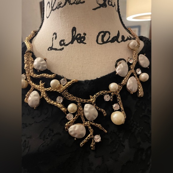 Organic Design of Bronze Tree Branch Faux Pearls & Rhinestone Statement Necklace - Picture 9 of 15